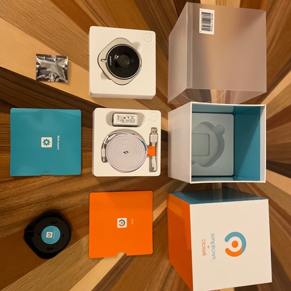 2 SimpliCams + Powered By Closeli Indoor HD Wi-Fi Security Cameras Retail: $300 - Picture 2 of 8